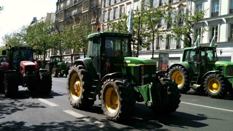 Manifestation des agriculteurs en tracteur dans Paris 4 1024x576 1