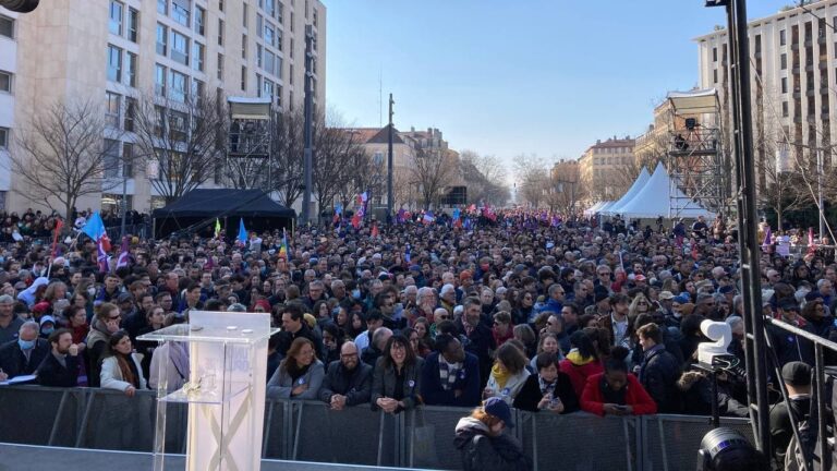 Plus de 15 000 personnes au meeting de Mélenchon à Lyon - L&#39;insoumission