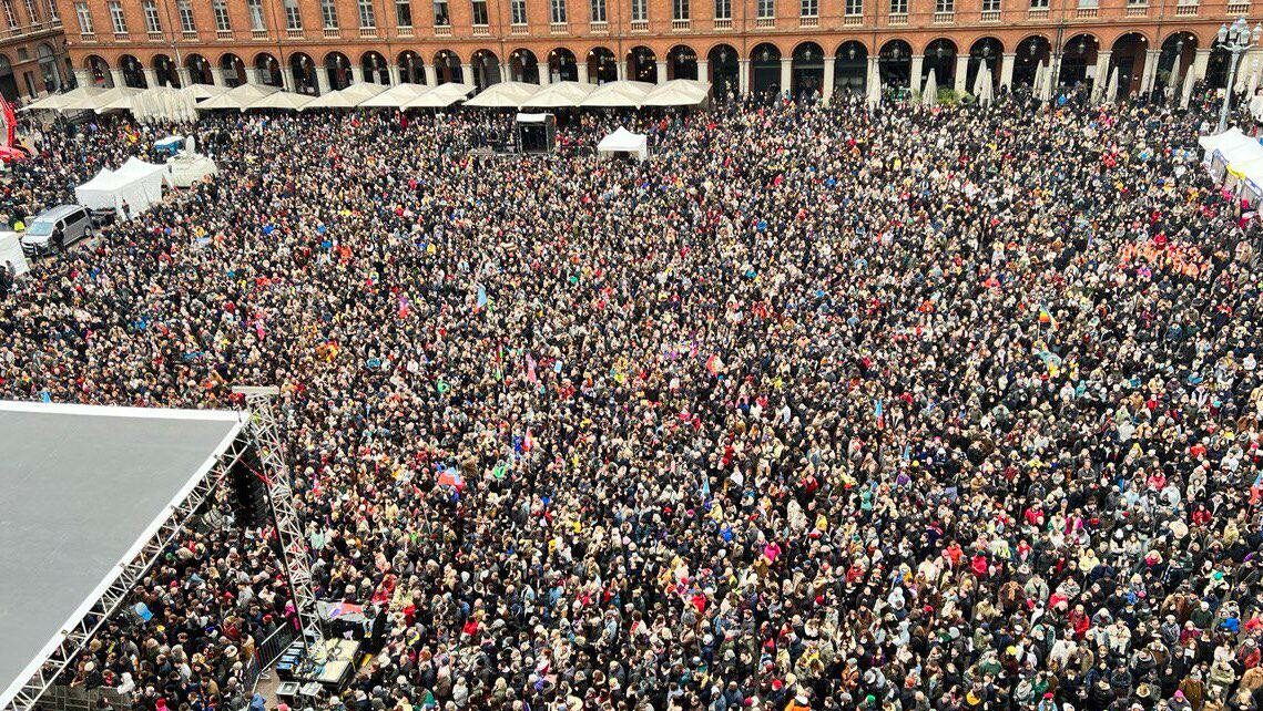 Présidentielle : Mélenchon rassemble 25 000 personnes à Toulouse -  L'insoumission