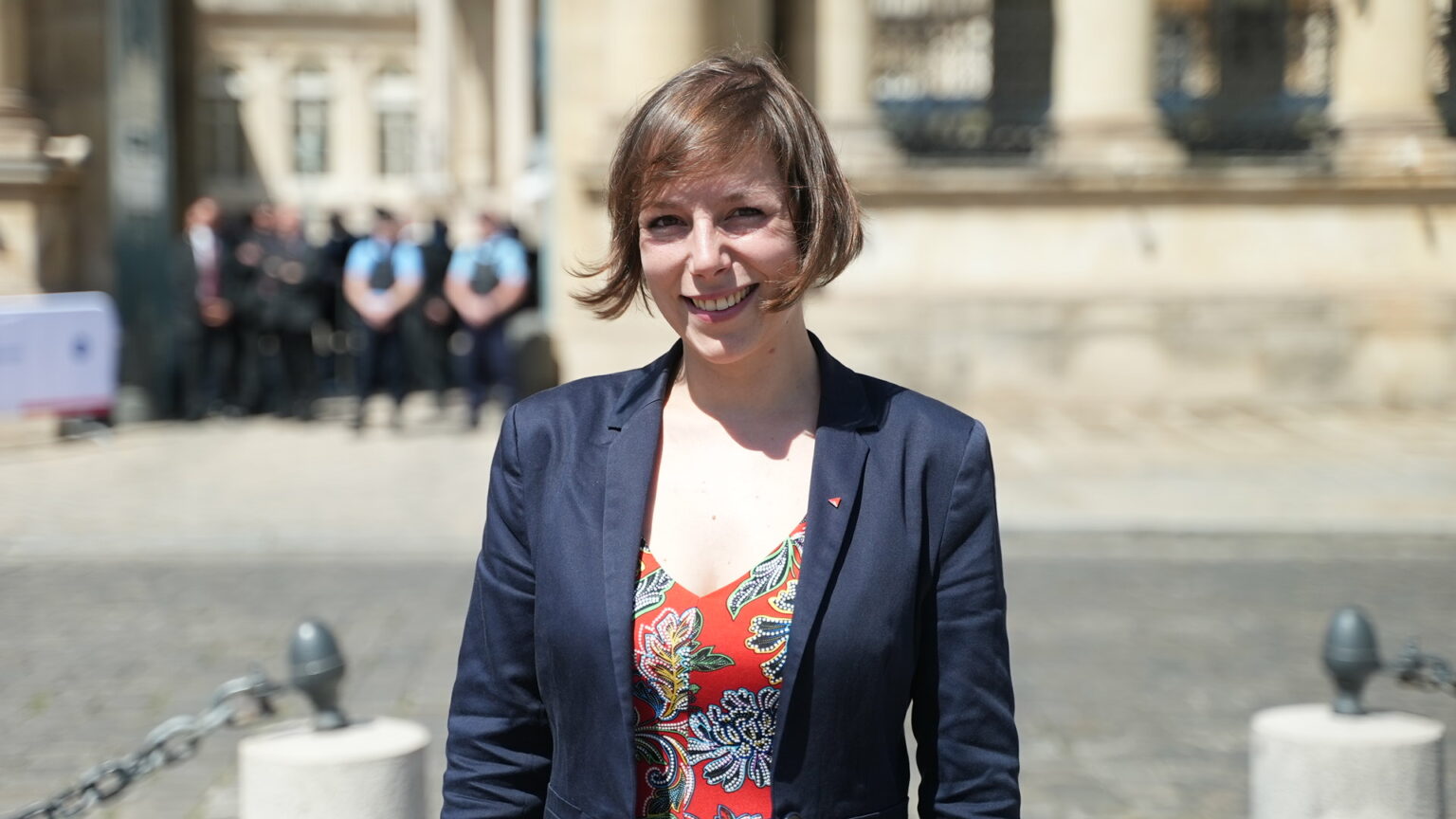 Portrait Sarah Legrain, une enseignante féministe élue députée L