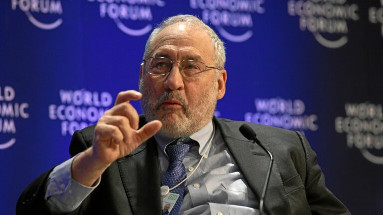 Joseph Stiglitz taxe Bernard Arnault