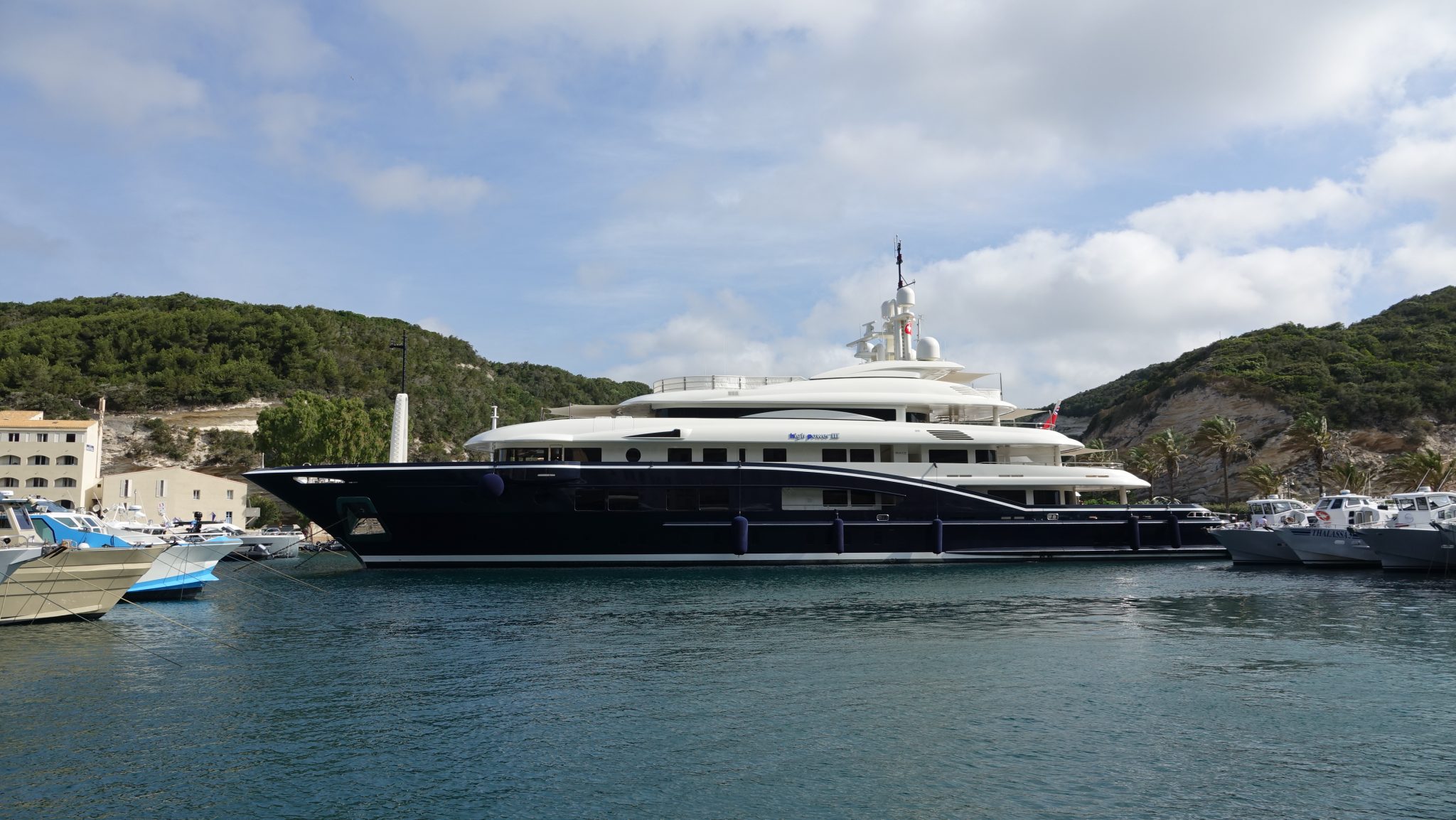 vert yacht
