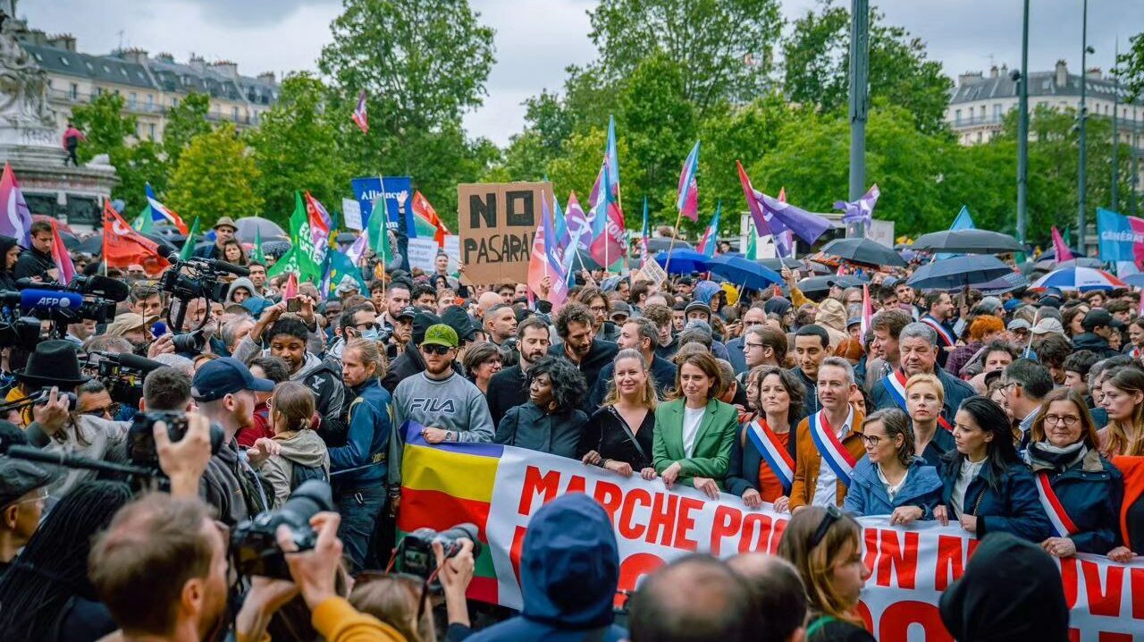 Mélenchon LFI gauche nouveau front populaire bourgeoisie