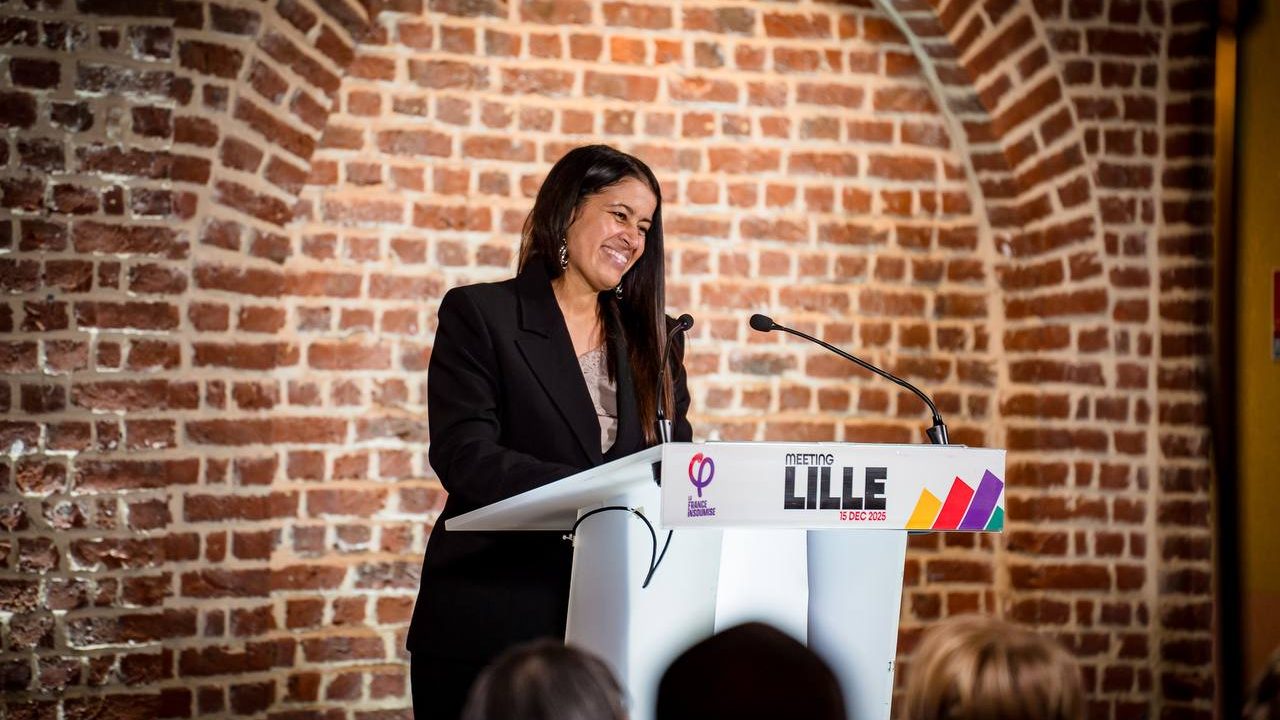 Municipales 2026 – « Je ne baisserai jamais les yeux » : À Lille, Lahouaria Addouche est partie à la conquête du beffroi