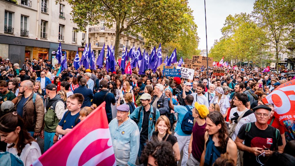 « Permis de tuer » : comment la Macronie et le RN veulent élargir le droit de tirer sur la population