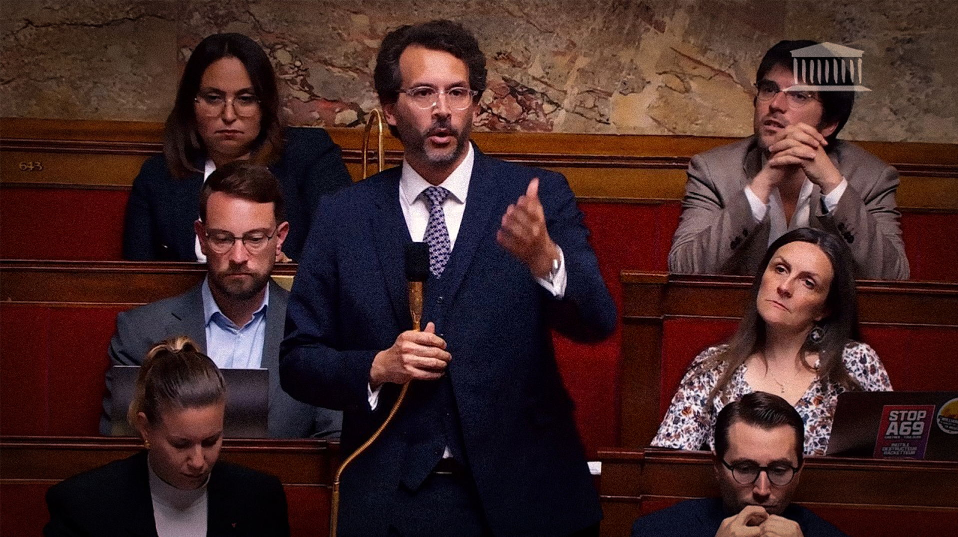 Retour sur les propos séditieux et thèses racistes dans l’armée : l’alerte était donnée par l’insoumis Bastien Lachaud