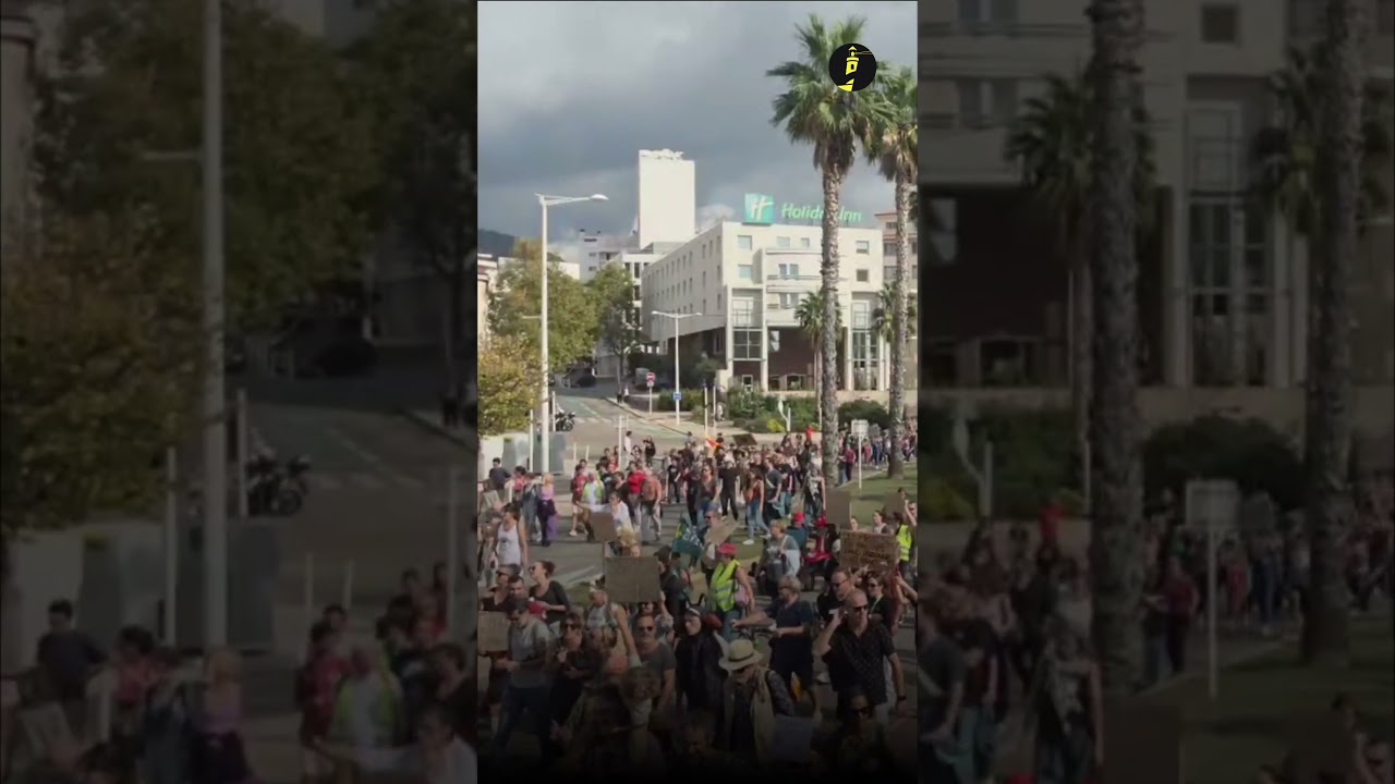 Toulon contre Macron – Foule immense pour en finir avec sa politique de ravage social