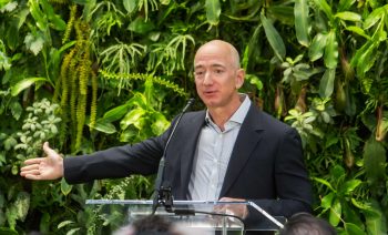 Jeff_Bezos_at_Amazon_Spheres_Grand_Opening_in_Seattle_-_2018_39074799225_cropped2-scaled.jpg
